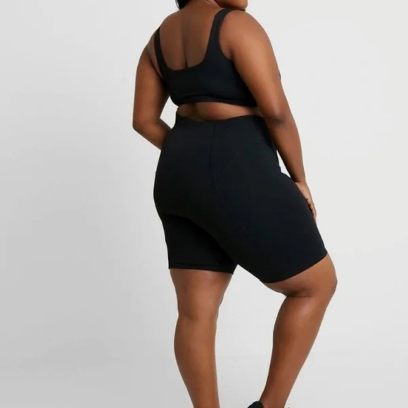 Good American The Warrior Zip Front Bike Shorts Size 4 Large - Picture 3 of 10